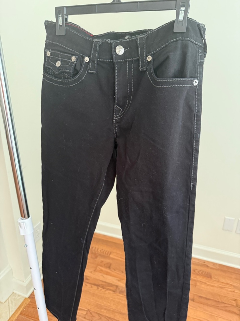 True Religion Black Ricky  Relaxed Straight Jeans with Contrast Stitch Sz 32